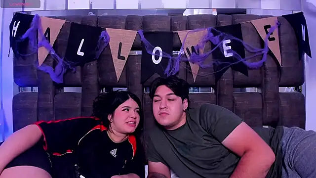 EmilyANDrew  online show from October 30, 2025, 4:58 am