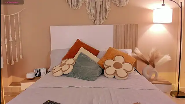 Snapshot of Camila_Bustamante chatting on February 7, 2026, 6:00 pm Camila Bustamante online show from February 7, 2026, 6:00 pm