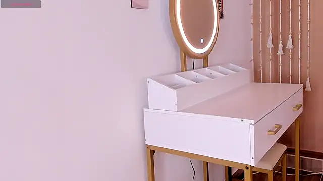 Snapshot of Camila_Bustamante chatting on February 20, 2026, 2:50 pm Camila Bustamante online show from February 20, 2026, 2:50 pm