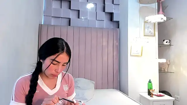 CandySays online show from November 7, 2025, 11:32 am