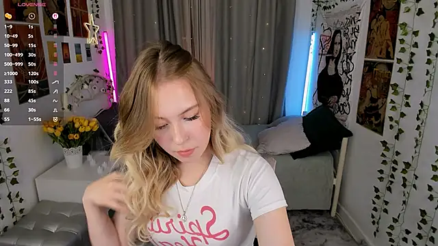 LanaRoselle online show from October 24, 2025, 9:22 pm