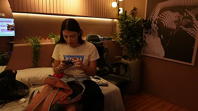 Ariaa Isabell online show from September 23, 2025, 6:11 pm