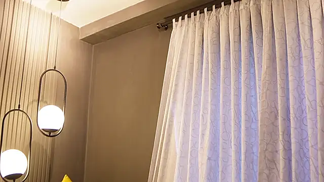 Ariaa Isabell online show from April 15, 2026, 6:26 pm