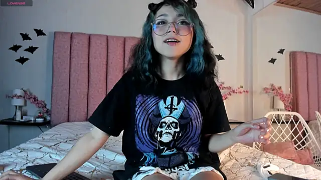 Snapshot of TerumiKitty chatting on November 24, 2025, 8:19 pm TerumiKitty online show from November 24, 2025, 8:19 pm