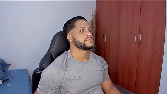 Pier Simons online show from April 16, 2026, 11:33 am