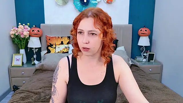 Snapshot of Evie_Bennet chatting on October 27, 2025, 10:30 am Evie Bennet online show from October 27, 2025, 10:30 am