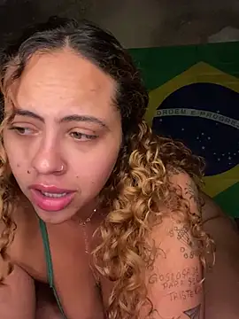 Snapshot of Chloe_Leaozinho chatting on June 20, 2026, 1:52 am Chloe Leaozinho online show from June 20, 2026, 1:52 am