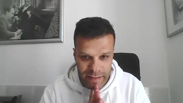 Snapshot of FROCETTO93 chatting on April 27, 2026, 12:14 pm FROCETTO93 online show from April 27, 2026, 12:14 pm