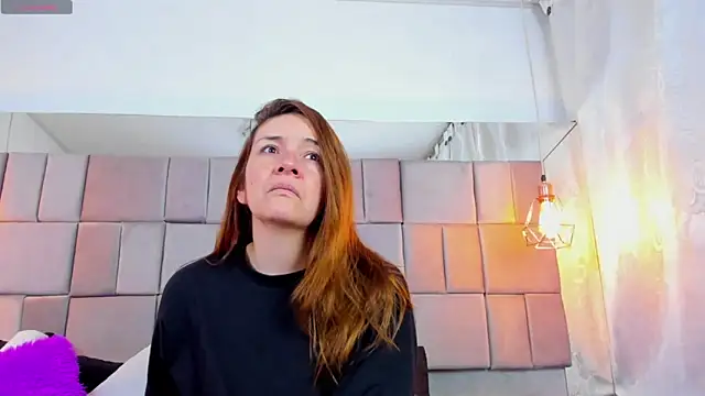 antoneella jones online show from November 29, 2025, 12:52 pm