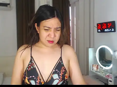 stellahugeX online show from April 10, 2026, 8:19 am