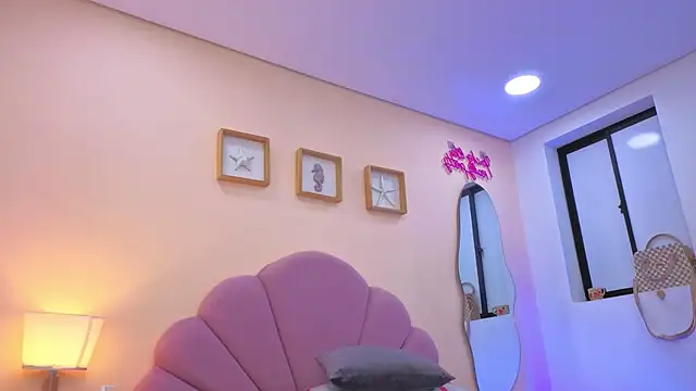 Willow Wright online show from March 28, 2026, 2:27 pm