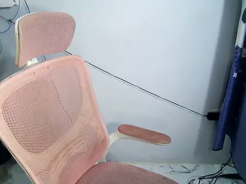 Snapshot of lovely_kristine22 chatting on December 20, 2025, 1:07 pm lovely kristine22 online show from December 20, 2025, 1:07 pm