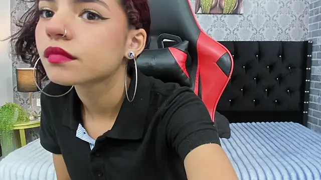 Kittypetite11 online show from September 12, 2025, 2:00 am