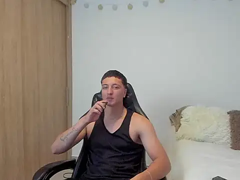 Snapshot of broly_becker chatting on November 7, 2025, 1:38 am broly becker online show from November 7, 2025, 1:38 am