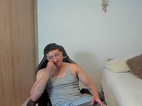 Snapshot of broly_becker chatting on November 21, 2025, 2:10 am broly becker online show from November 21, 2025, 2:10 am