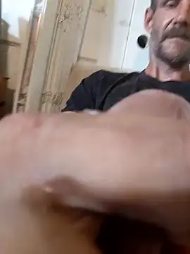 Hungwell1515 online show from September 17, 2025, 2:30 pm