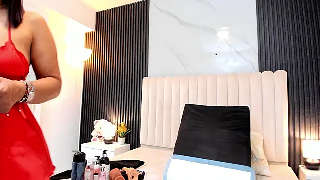 Samantha Claus online show from November 12, 2025, 4:02 am