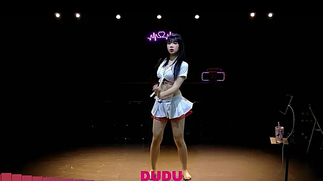 yznt-dudu online show from September 12, 2025, 11:10 am