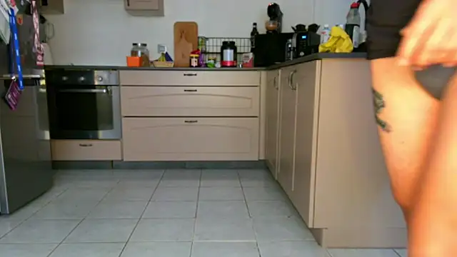 BRIANSILK77 online show from October 21, 2025, 8:04 am