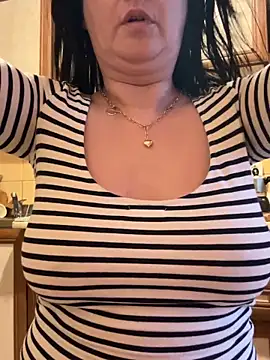 TriumphLove online show from April 1, 2026, 8:48 am