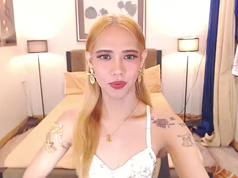 Snapshot of PreciousAmore chatting on April 23, 2026, 7:27 pm PreciousAmore online show from April 23, 2026, 7:27 pm