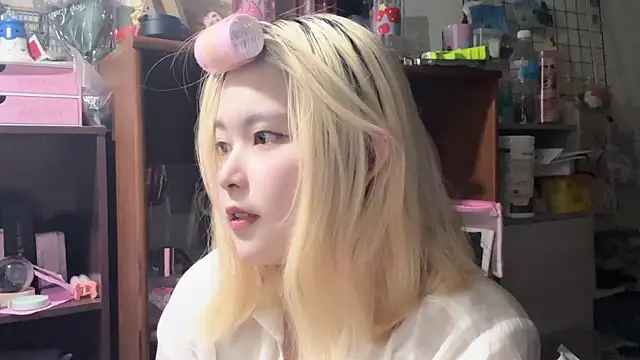 luna51888 online show from October 31, 2025, 6:53 pm