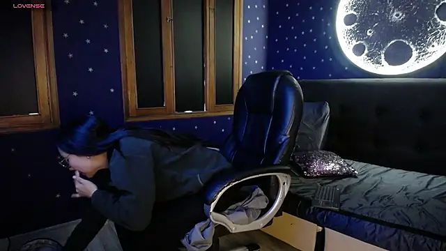 katalina07 1 online show from February 13, 2026, 12:56 pm