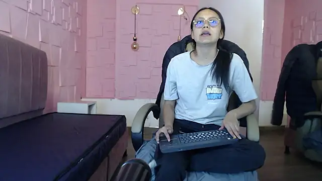 katalina07 1 online show from March 17, 2026, 1:47 pm