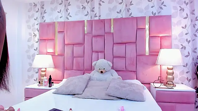 GabyMoreau online show from March 12, 2026, 8:15 pm