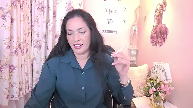 Snapshot of MyLovOne chatting on April 21, 2026, 8:20 am MyLovOne online show from April 21, 2026, 8:20 am