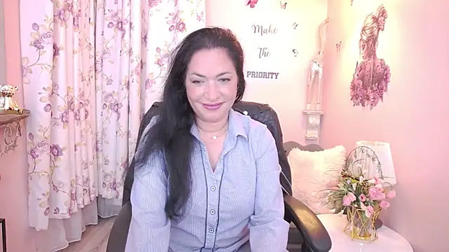 Snapshot of MyLovOne chatting on April 29, 2026, 6:39 am MyLovOne online show from April 29, 2026, 6:39 am