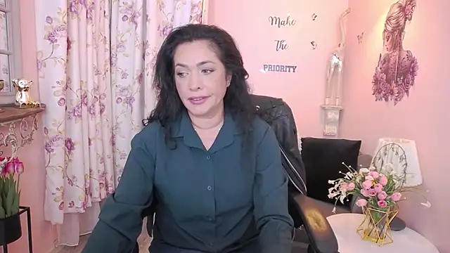 Snapshot of MyLovOne chatting on May 15, 2026, 12:01 pm MyLovOne online show from May 15, 2026, 12:01 pm