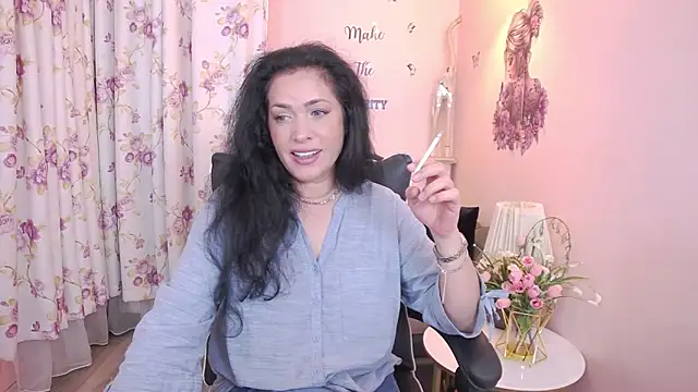 Snapshot of MyLovOne chatting on May 25, 2026, 11:38 am MyLovOne online show from May 25, 2026, 11:38 am