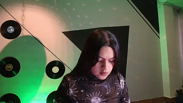 Snapshot of Lilith_and_Khloe chatting on November 15, 2025, 11:18 am Lilith and Khloe online show from November 15, 2025, 11:18 am