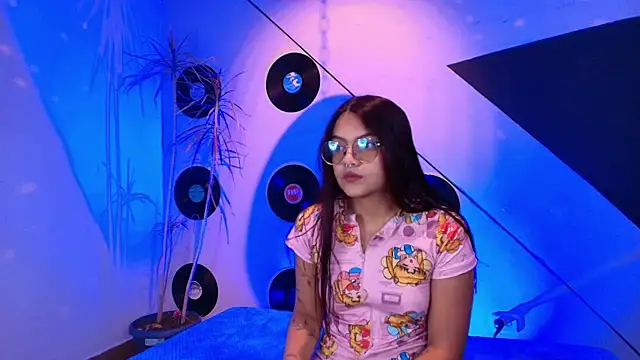 Snapshot of Lilith_and_Khloe chatting on January 13, 2026, 11:26 am Lilith and Khloe online show from January 13, 2026, 11:26 am