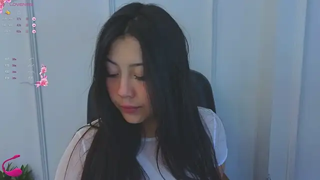 Kuro Ren online show from November 10, 2025, 1:54 pm