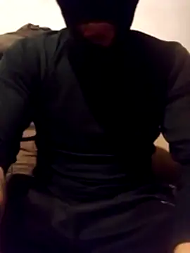 Golonzo1996 online show from December 5, 2025, 9:18 am