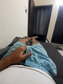 Snapshot of Yourslovingdick chatting on January 13, 2026, 10:37 pm Yourslovingdick online show from January 13, 2026, 10:37 pm