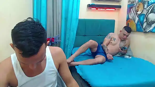 Snapshot of ALEEX_BIGCOCK chatting on September 20, 2025, 4:13 am ALEEX BIGCOCK online show from September 20, 2025, 4:13 am