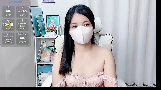 phuongnhi  online show from May 16, 2026, 10:36 am