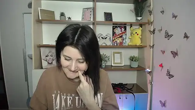 Katrin kiss  online show from April 7, 2026, 10:26 am