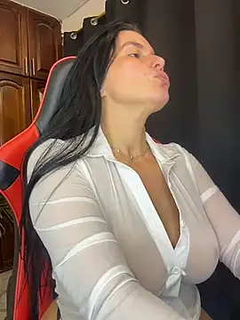 carol cruz133 online show from November 15, 2025, 11:21 pm