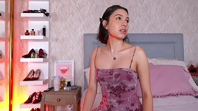 Sofy Bradd online show from December 22, 2025, 6:43 am