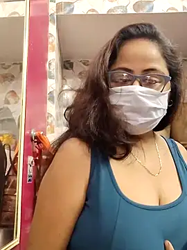 nisha 1110 online show from November 23, 2025, 2:17 pm