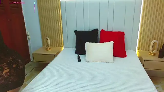 WildScarlet online show from October 20, 2025, 1:11 pm