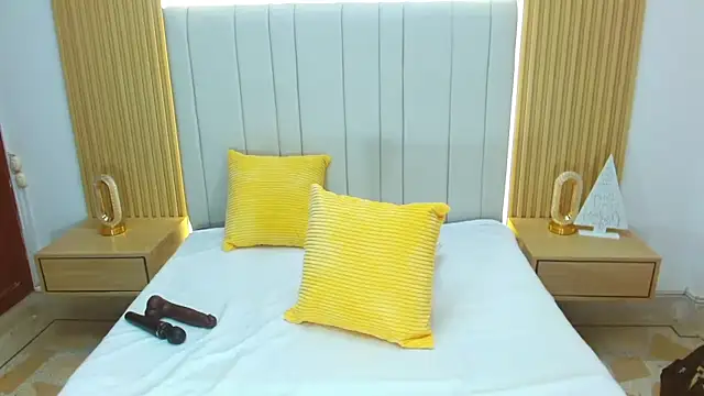 WildScarlet online show from December 14, 2025, 12:21 pm