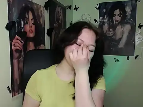 LadyAlice  online show from April 10, 2026, 6:07 am