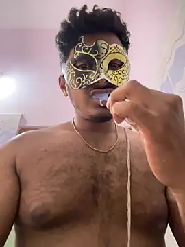 VVcouple online show from November 4, 2025, 2:43 am