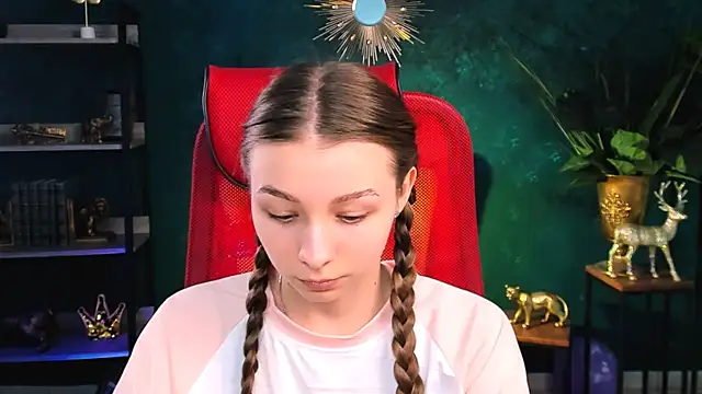 JulieDaniel online show from November 10, 2025, 8:24 am