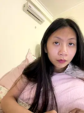 Lil-Gi online show from November 11, 2025, 3:56 pm